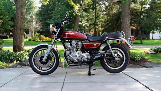 Bản độ xuất thần từ cỗ máy 4 xylanh của Honda CBX750